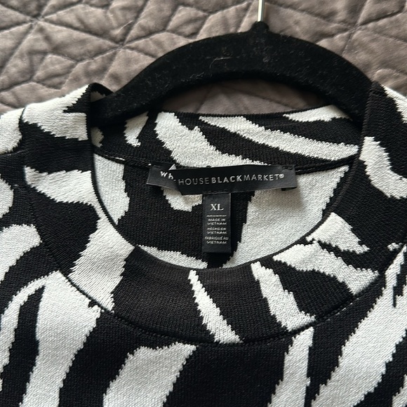 WHBM sleeveless mock turtleneck tank - Picture 5 of 6